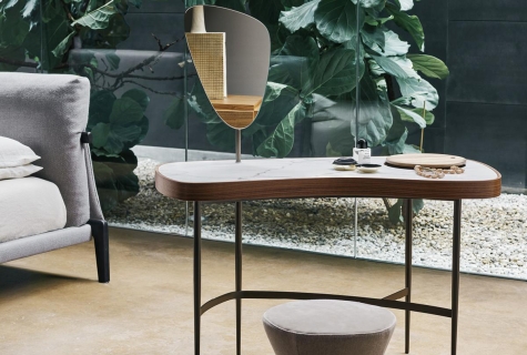 Venus by simplysofas.in